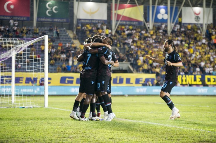 İlk Yarı Karşılıklı Golle Geçildi