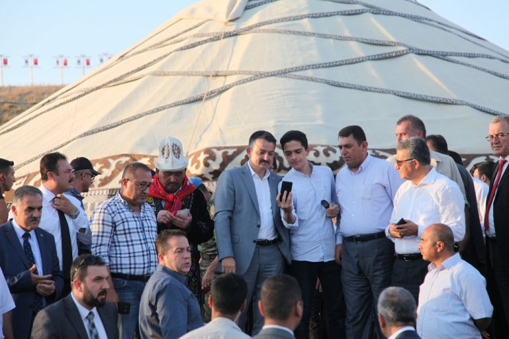 Bakan Pakdemirli’den Diriliş Ertuğrul Dizisine Övgü
