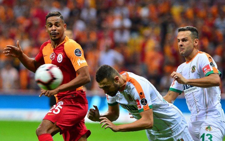 İlk 25 Dakika Golsüz Bitti