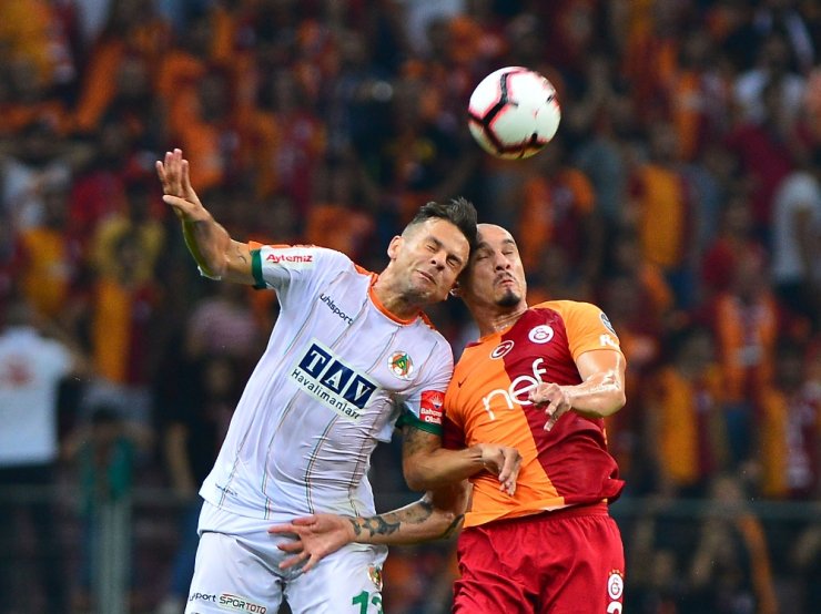 İlk Yarı Galatasaray’ın Üstünlüğüyle Bitti