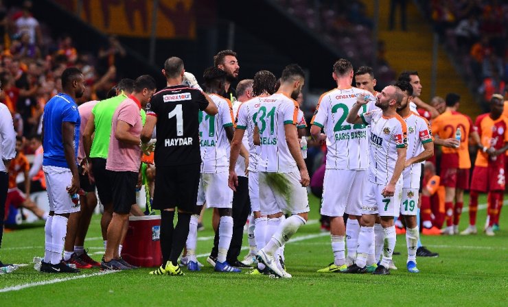 İlk Yarı Galatasaray’ın Üstünlüğüyle Bitti