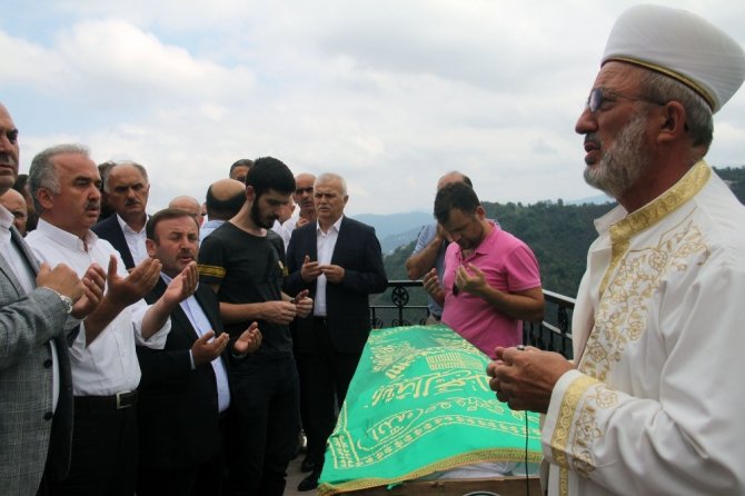Fiskobirlik Yönetim Kurulu Üyesi Ayar, Toprağa Verildi