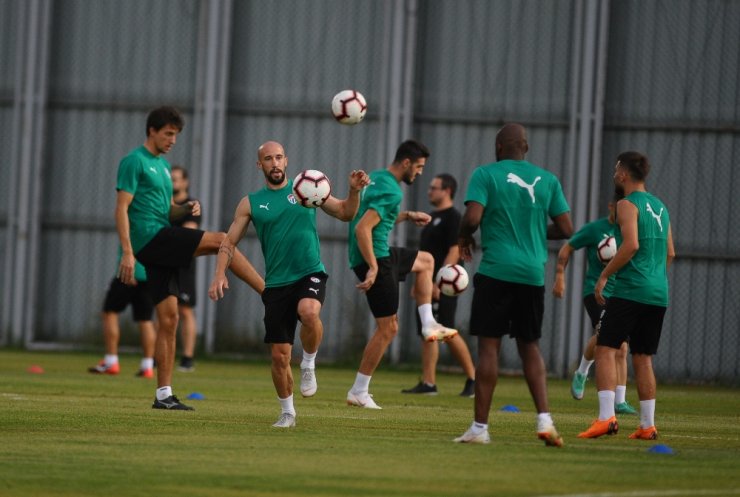 Bursaspor’un Yeni Transferleri İlk İdmanına Çıktı