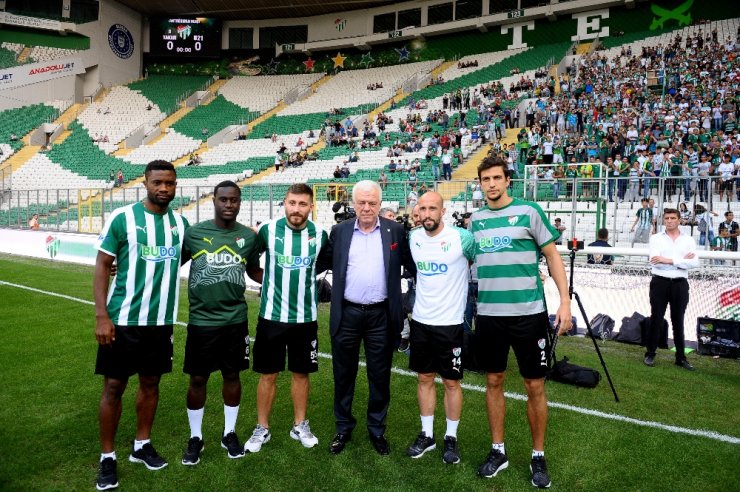 Bursaspor’un İmza Töreninde Skandal