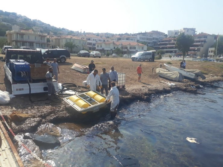 Foça’da Ağır Yakıt Sızıntısı