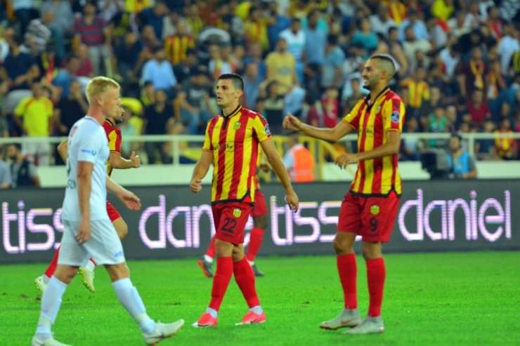 Atiker Konyaspor Deplasmanda Güldü