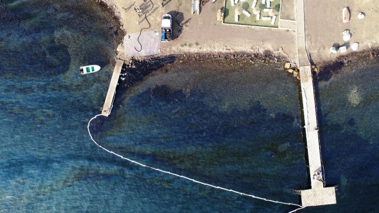 Foça’da Denizdeki Kirlilik Havadan Görüntülendi