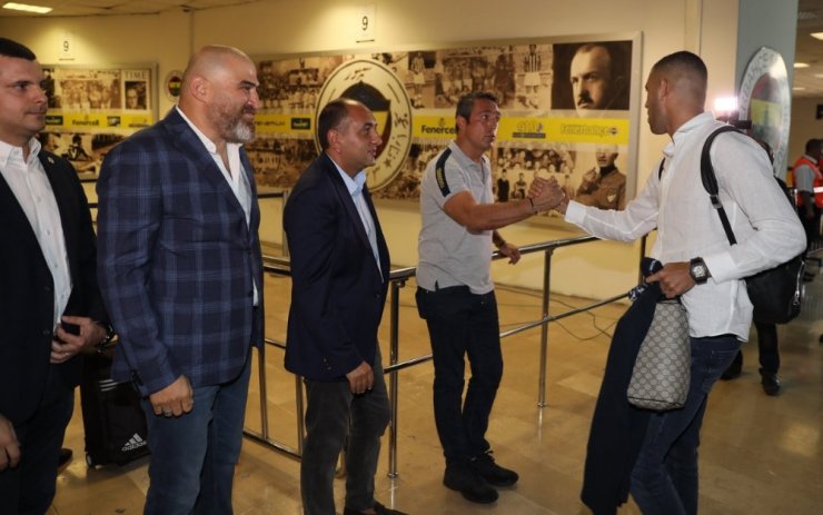 Fenerbahçe’de Futbolcuları Ali Koç Karşıladı
