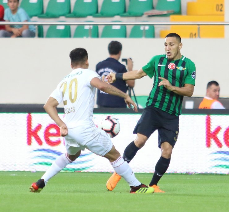 Manisa’da İlk Yarıda Gol Yok