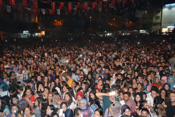 Antalya’da Simge Sağın Ve Yusuf Güney Rüzgarı