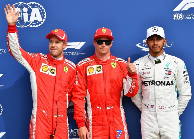 F1 İtalya Grand Prix’inde Gülen Hamilton