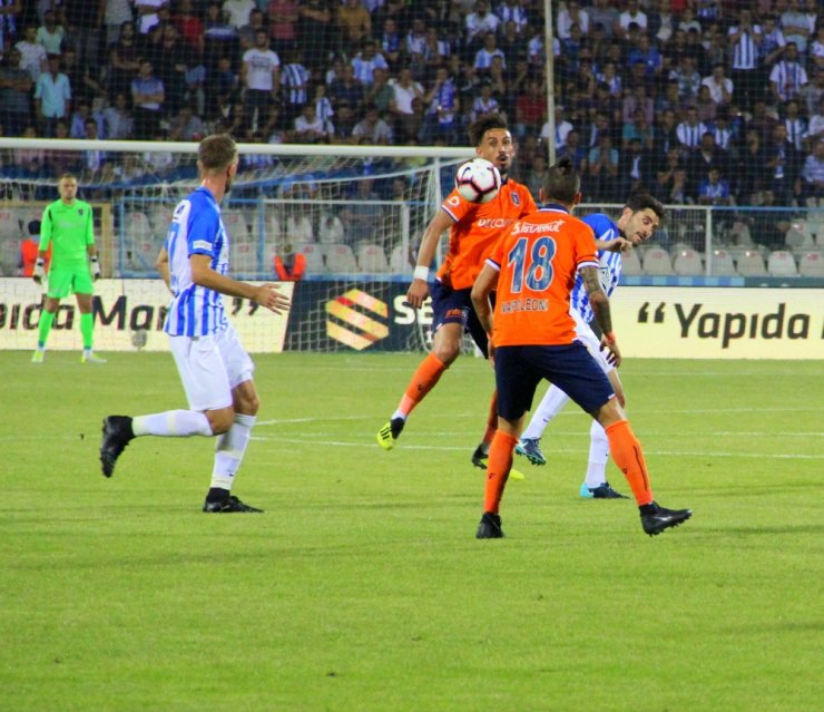 Medipol Başakşehir Tek Golle Kazandı