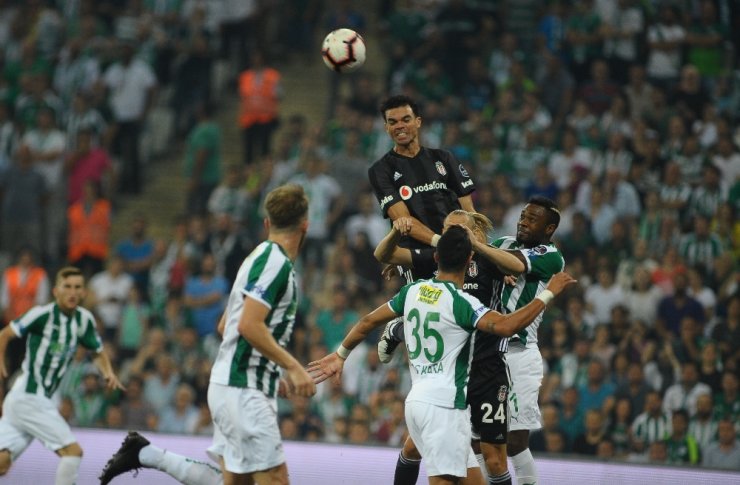 Dev Maçta 30 Dakika Golsüz Geçildi