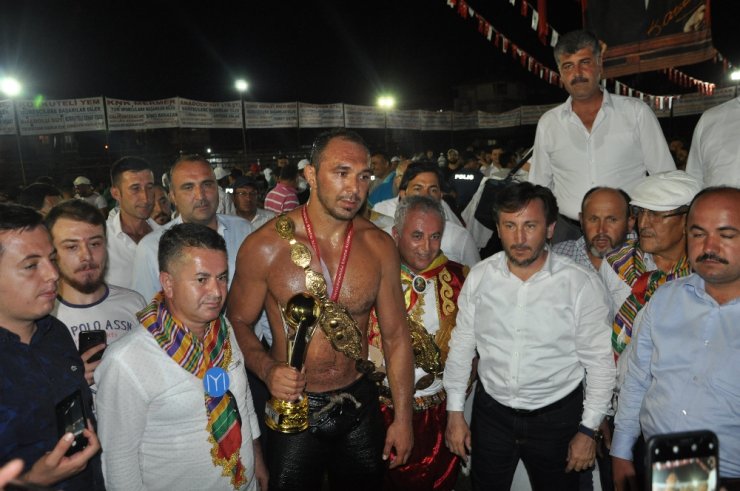 Altın Kiraz’ın Başpehlivanı Ali Gürbüz Oldu