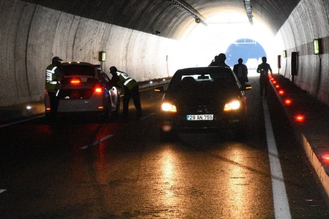 Gümüşhane Çevre Yolu Tünelinde Kaza: 2 Ölü, 1 Yaralı