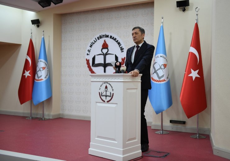 Bakan: Büyük Çaplı Öğretmen Projeleri Başlatacağız