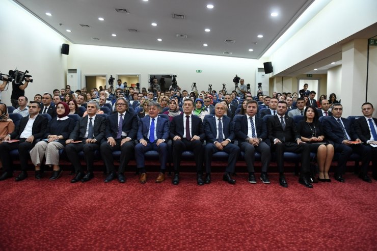 Bakan: Büyük Çaplı Öğretmen Projeleri Başlatacağız