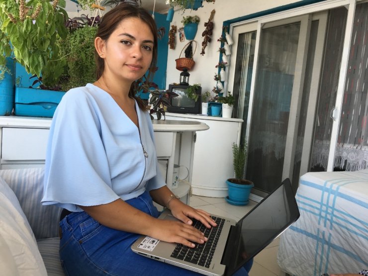 Ünlü Acente Yüzünden Hem Tatilinden Hem De Parasından Oldu