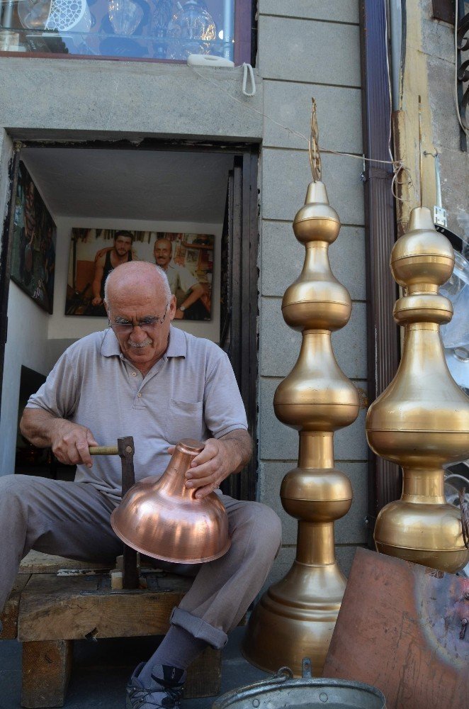 Trabzon’dan Rusya Ve Irak’a Alem İhracatı