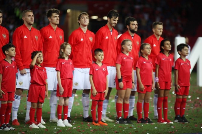 Uefa Uluslar B Ligi: Türkiye: 0 - Rusya: 1 (Maç Devam Ediyor)