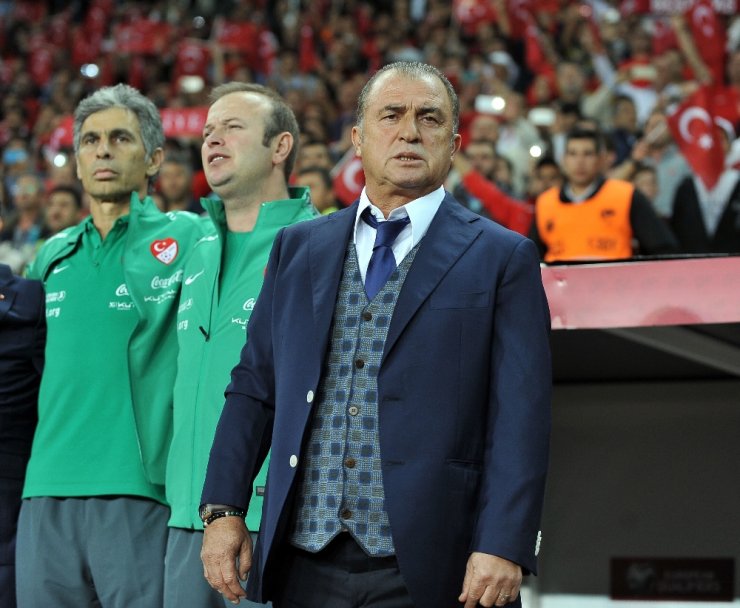 Lucescu Terim’in Gerisinde Kaldı