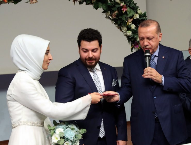 Erdoğan Nikah Şahidi Oldu