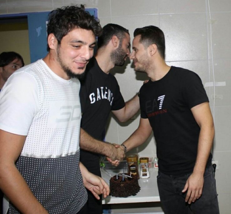 Musa Nizam İçin Pasta Kesildi