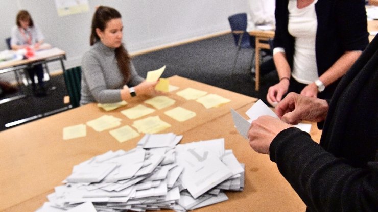İsveç’te Aşırı Sağcı İktidar Partisi Önde