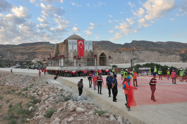 İmam Abdullah Zaviyesi Taşınmaya Başladı