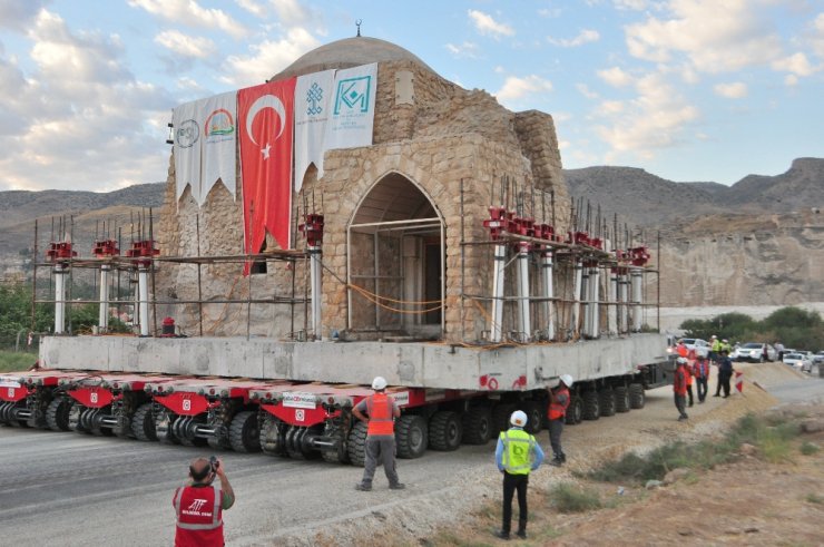 İmam Abdullah Zaviyesi Taşınmaya Başladı