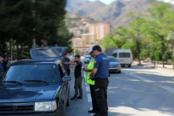 Gümüşhane’de Abartı Egzozlu 18 Araç Trafikten Men Edildi