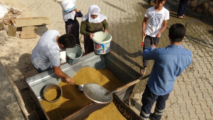 Gercüş’te ‘Bulgur Kaynatma’ Geleneği Sürüyor