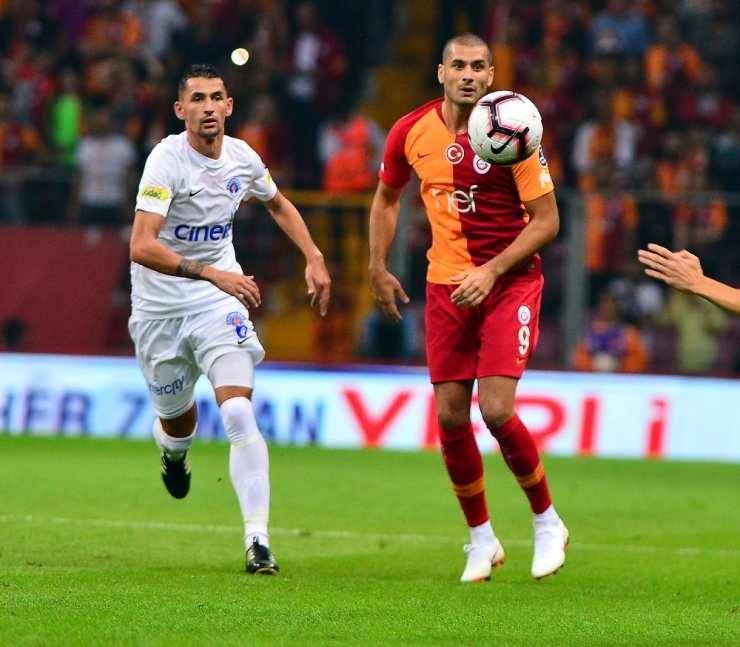 İlk Yarı Sessiz Bitti