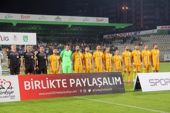 Giresunspor: 0 - Afjet Afyonspor: 0 (İlk Yarı Sonucu)