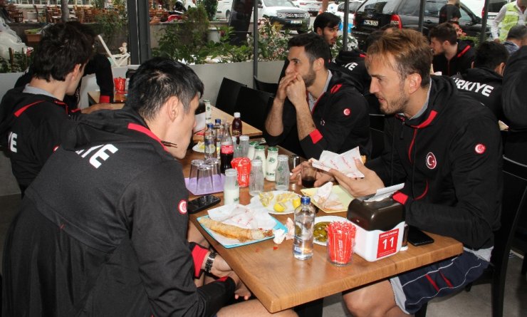 Ömer Onan’ın Yeni Tantuni Restoranı Açıldı