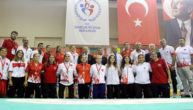 Uluslararası Ahmet Cömert Boks Turnuvası Sona Erdi