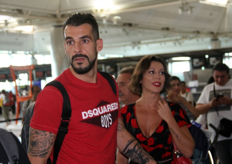 Negredo Dubai’ye Gitti Ama Neden ?