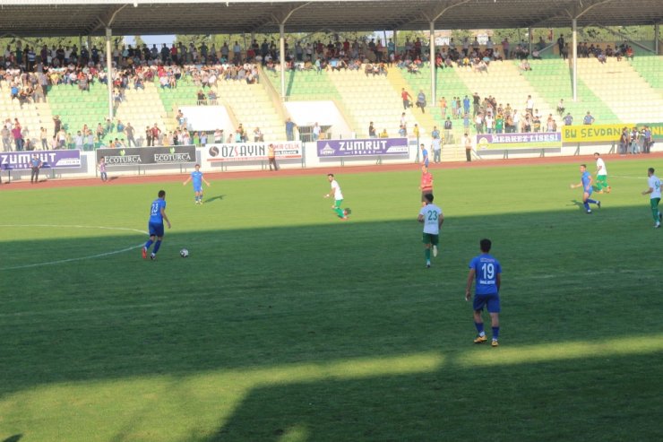 Babası Yere Düşünce Tribünde Gözyaşlarına Boğuldu