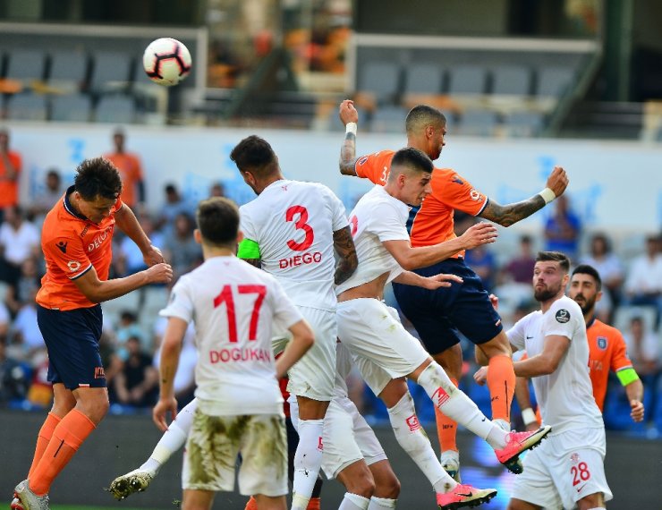 M. Başakşehir Farka Koştu
