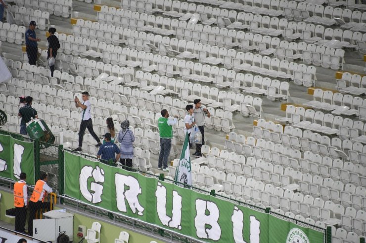 Konyaspor Taraftarından Örnek Davranış