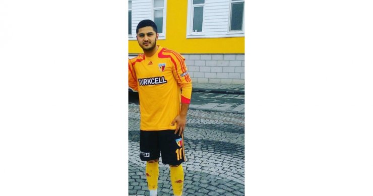 Genç Futbolcu Trafik Kazası Kurbanı
