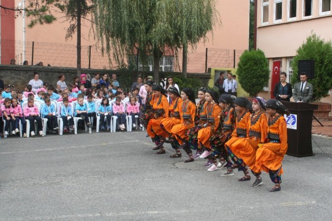 Trabzon’da İlk Ders Zili Çaldı, Öğrenciler Ders Başı Yaptı
