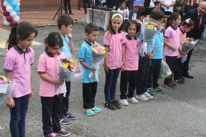 Trabzon’da İlk Ders Zili Çaldı, Öğrenciler Ders Başı Yaptı