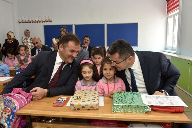 Gümüşhane’de 19 Bin 400 Öğrenci İçin İlk Ders Zili Çaldı