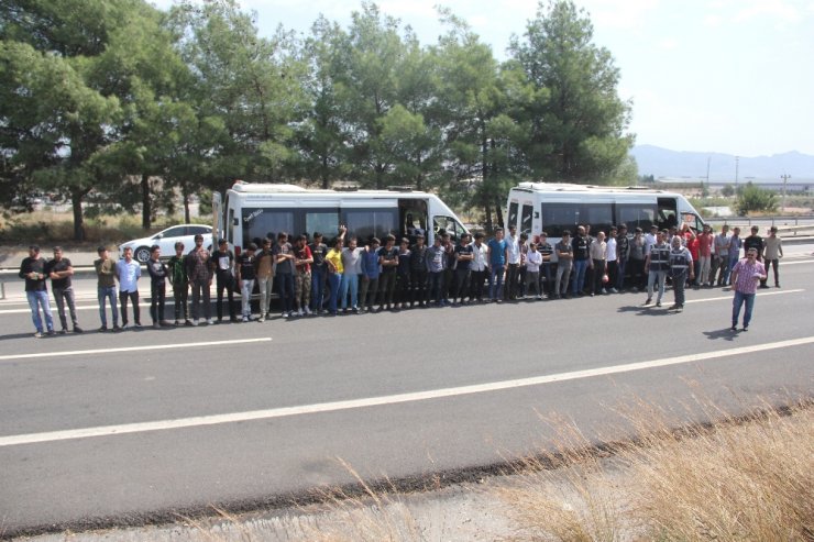 Adana’da 49 Kaçak Göçmen Yakalandı