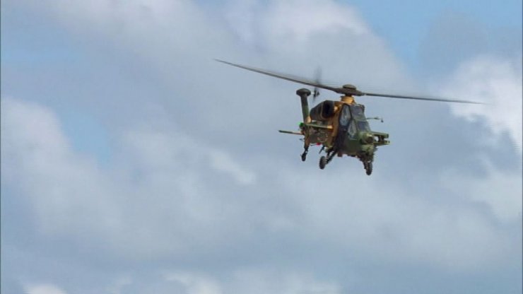 Atak Helikopterleri Harmandalı Oynadı