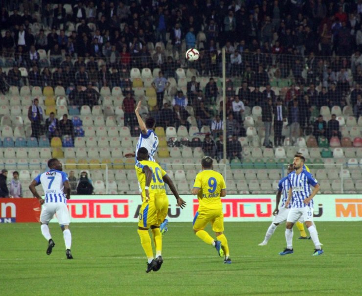 Ankaragücü 10 Kişiyle 3 Puanı Kaptı