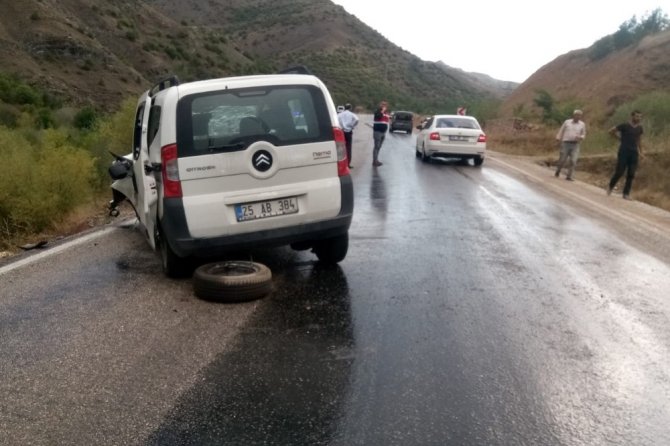 Gümüşhane’de Trafik Kazası: 3 Yaralı
