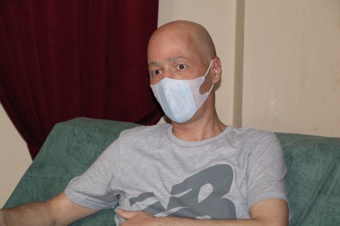 Kanser Hastası Arkadaşa Duygulandıran Sürpriz