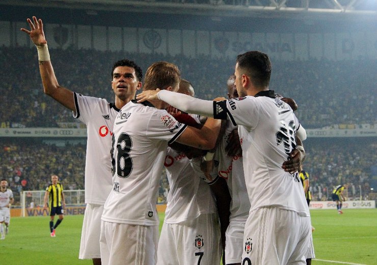 İlk Yarı Beşiktaş’ın Üstünlüğüyle Bitti